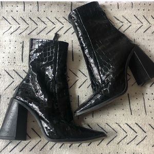 hurricane croc boots